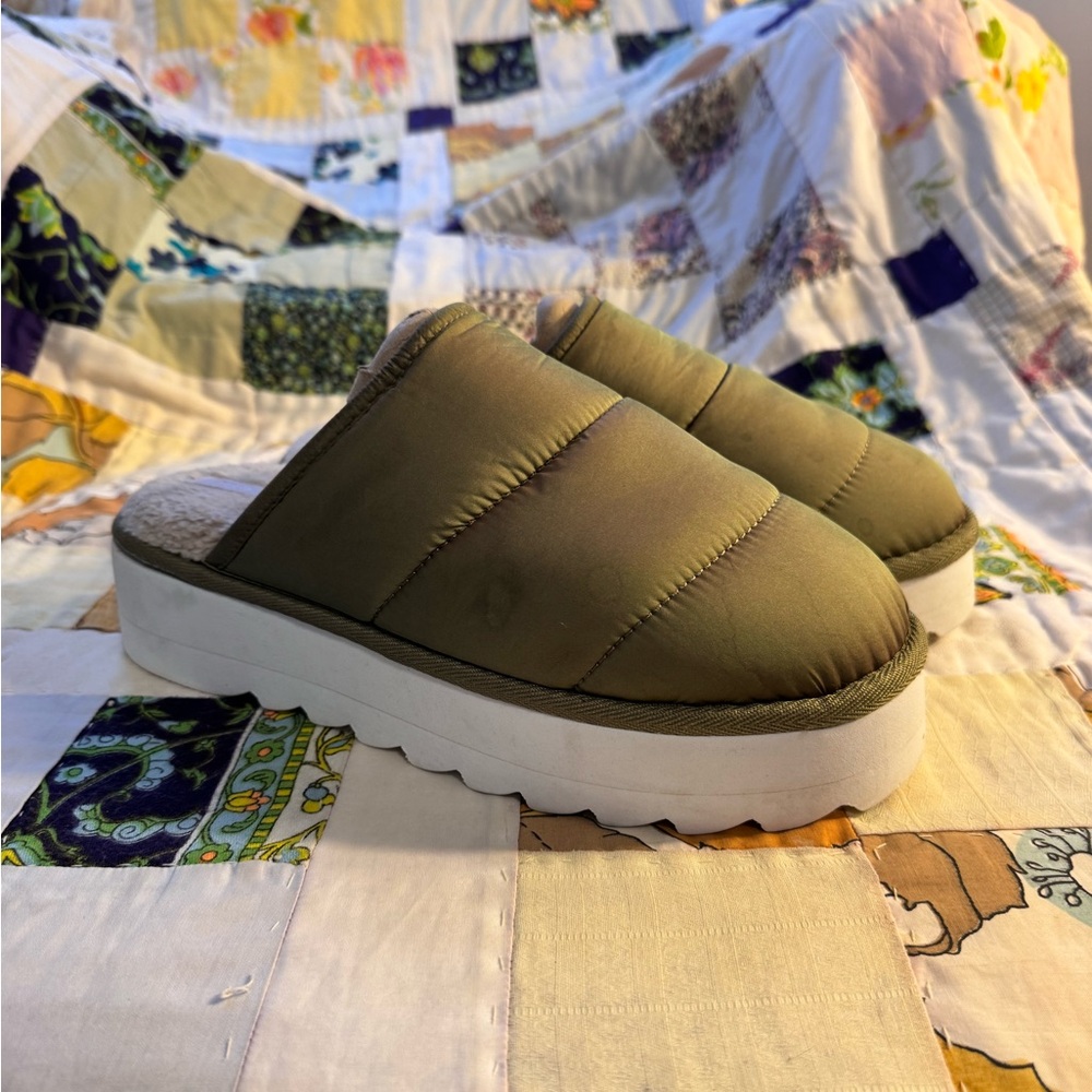 Anthropologie Maeve Puffy Platform Slippers - Moss Green - Women's L
